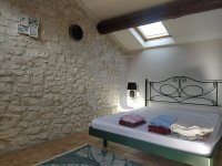 Farmhouse and stonebuilt house L'Isle-sur-la-Sorgue #015385 Boschi Real Estate