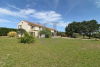 Farmhouse and stonebuilt house Pernes-les-Fontaines #017542 Boschi Real Estate