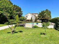 Villa L'Isle-sur-la-Sorgue #016066 Boschi Real Estate