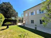 Villa L'Isle-sur-la-Sorgue #016066 Boschi Real Estate