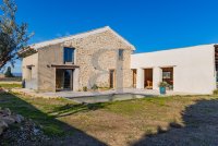 Farmhouse and stonebuilt house Sainte-Cécile-les-Vignes #016179 Boschi Real Estate