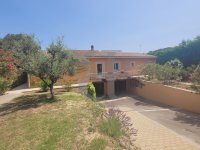 Villa Grignan #016748 Boschi Real Estate