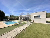 Villa L'Isle-sur-la-Sorgue #016761 Boschi Real Estate