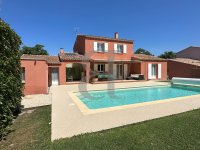 Villa L'Isle-sur-la-Sorgue #016823 Boschi Real Estate