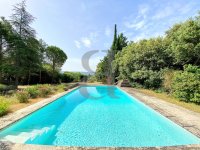 Farmhouse and stonebuilt house Gordes #016769 Boschi Real Estate