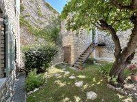 Farmhouse and stonebuilt house Gordes #016947 Boschi Real Estate