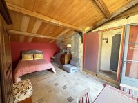 Farmhouse and stonebuilt house Gordes #016947 Boschi Real Estate