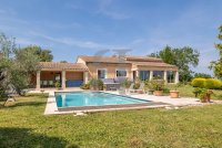 Villa L'Isle-sur-la-Sorgue #017035 Boschi Real Estate