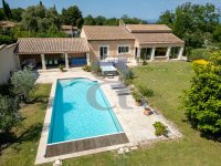 Villa L'Isle-sur-la-Sorgue #017035 Boschi Real Estate