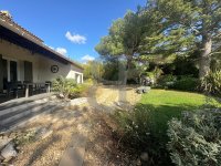 Villa L'Isle-sur-la-Sorgue #017055 Boschi Real Estate