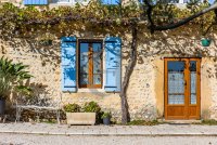 Farmhouse and stonebuilt house Sainte-Cécile-les-Vignes #017032 Boschi Real Estate