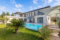 Exceptional property Le Pontet #017164 Boschi Luxury Properties